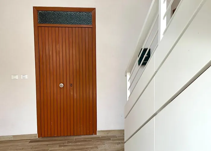 M018 Marcelli, Trilocale Con Giardino Dx Διαμέρισμα Marcelli
